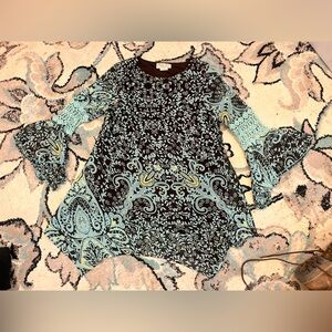 Floral Patterned Bell Sleeve top